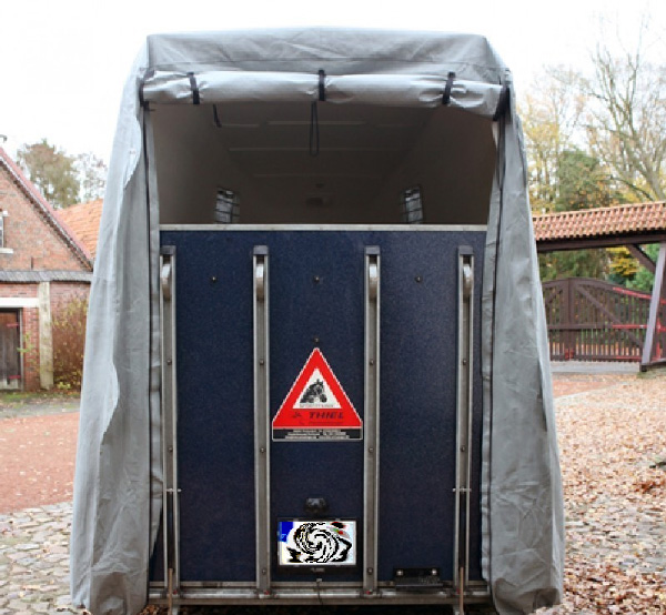 Wetterschutzhaube für Pferdeanhänger